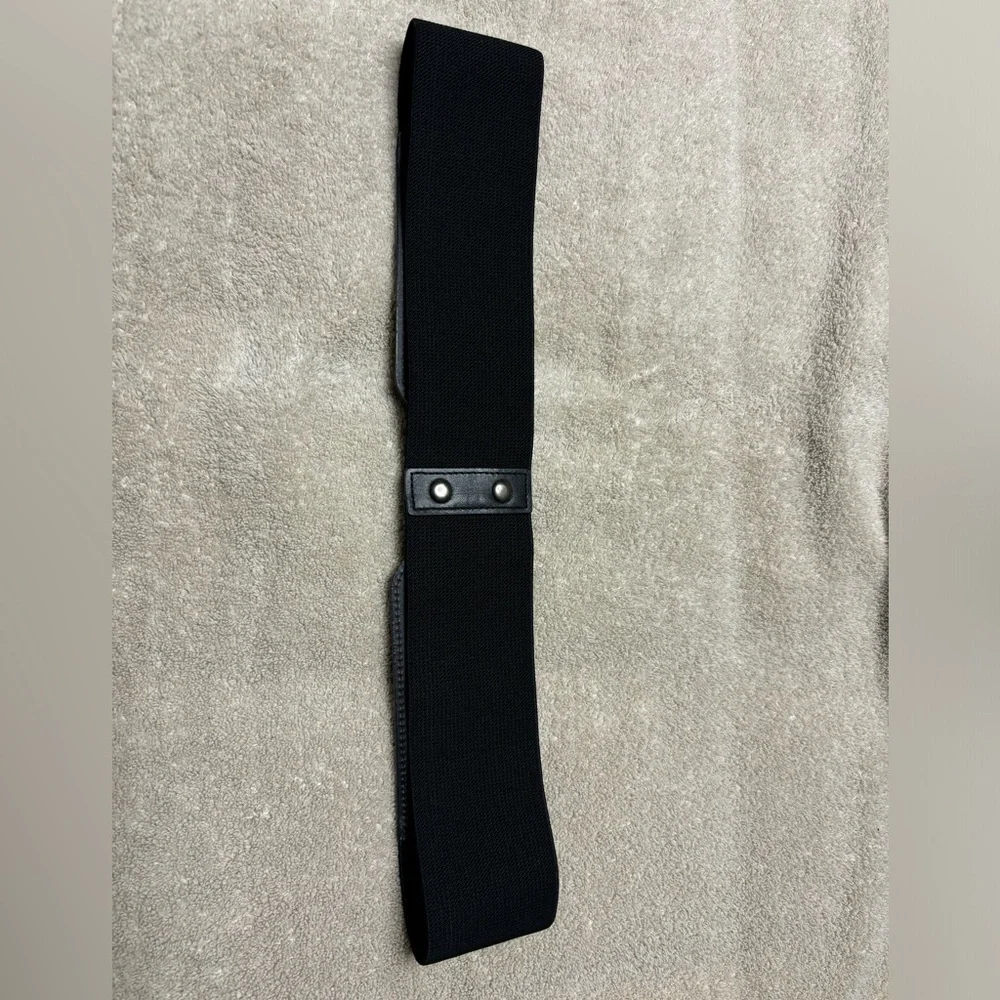 Torrid Size 2x Black Floral Stretchy Belt - Picture 3 of 3